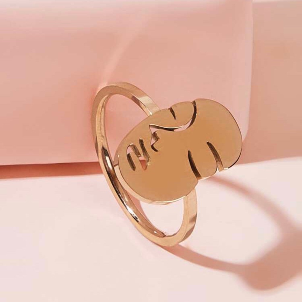 3/$30 ๐ Abstract Face Ring - Picture 2 of 4